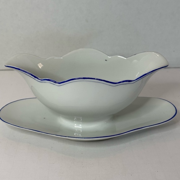 Bareuther Bavaria Hand Painted Gravy Boat with under plate - Picture 1 of 5